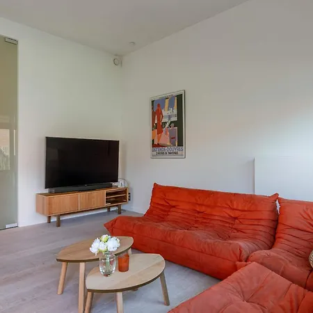 Huswell - Cozy With Garden Apartment